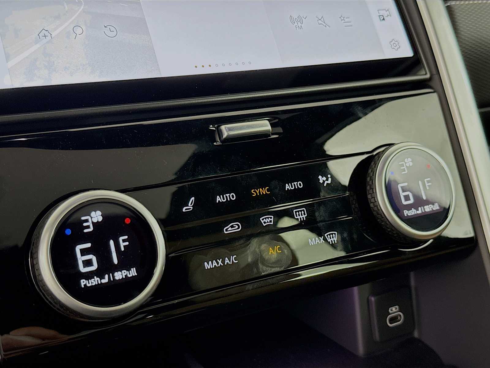 2025 Land Rover Discovery Dynamic SE - Photo 16