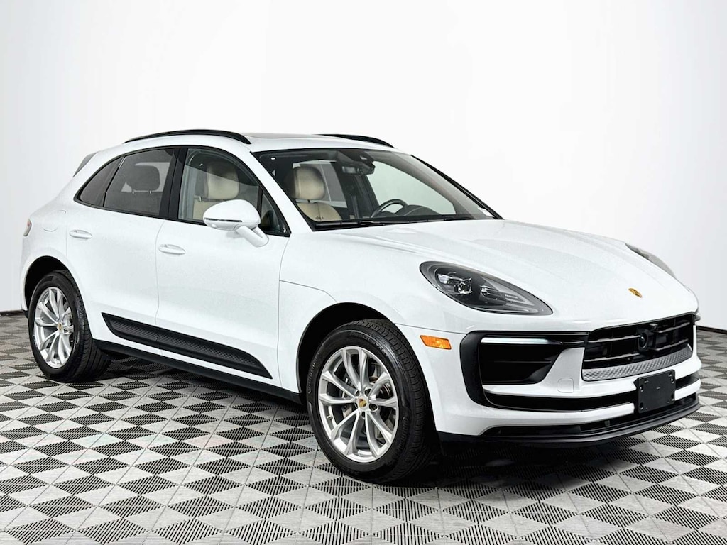 Used 2023 Porsche Macan T SUV
