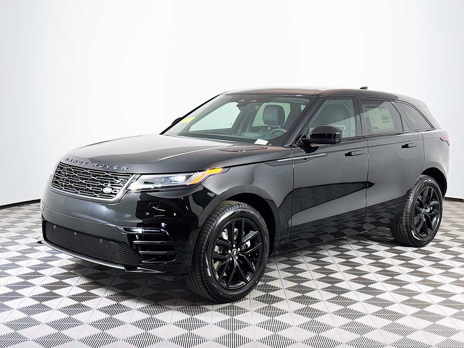 2026 Land Rover Range Rover Velar P250 Dynamic SE's photo