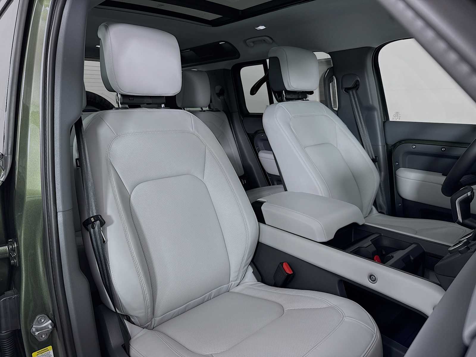2026 Land Rover Defender X-Dynamic SE - Photo 27