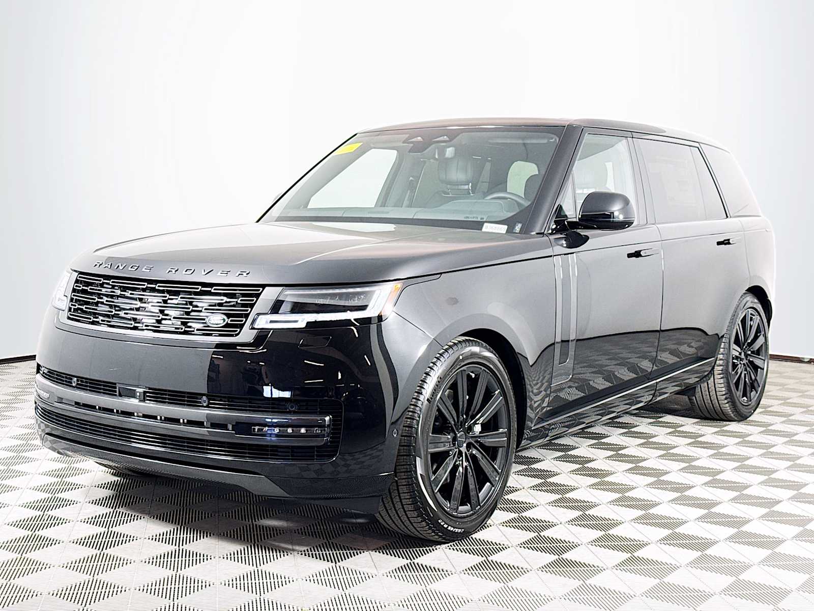 2026 Land Rover Range Rover 3.0 SE LWB 7's photo
