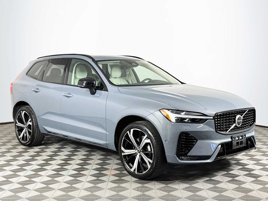 Used 2023 Volvo XC60 B5 AWD Ultimate Dark SUV