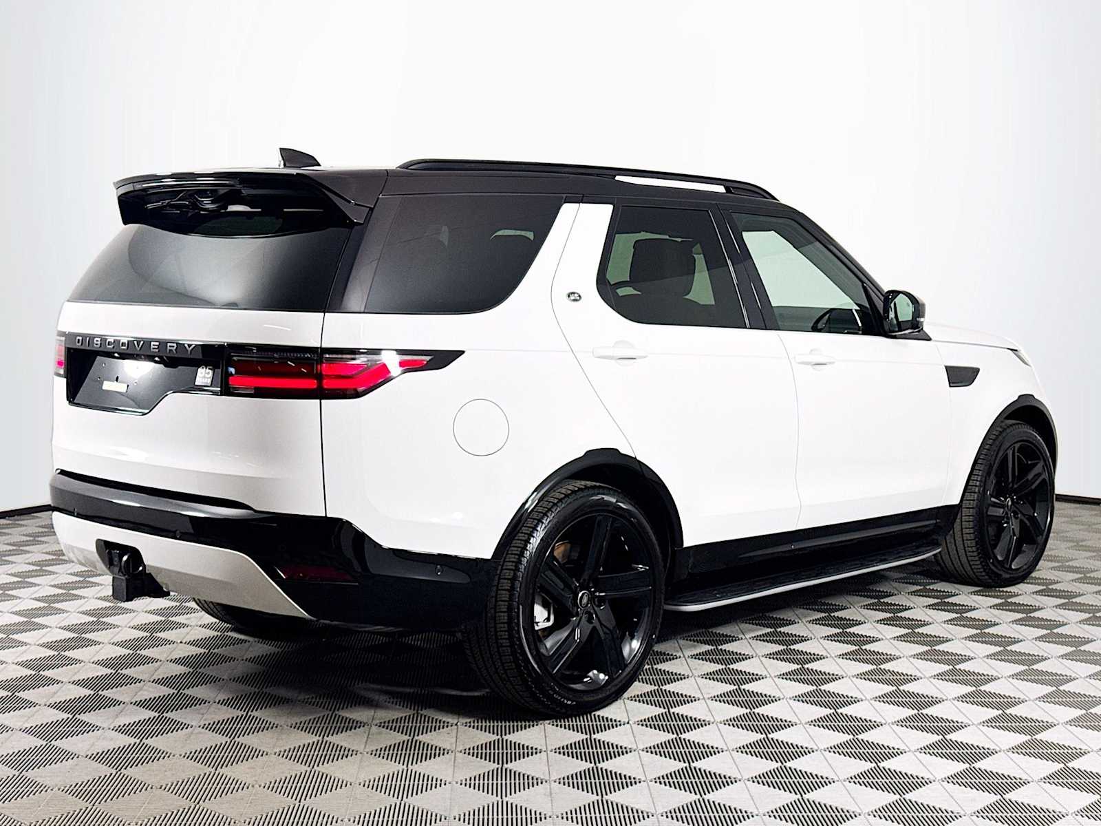2025 Land Rover Discovery SE photo 4