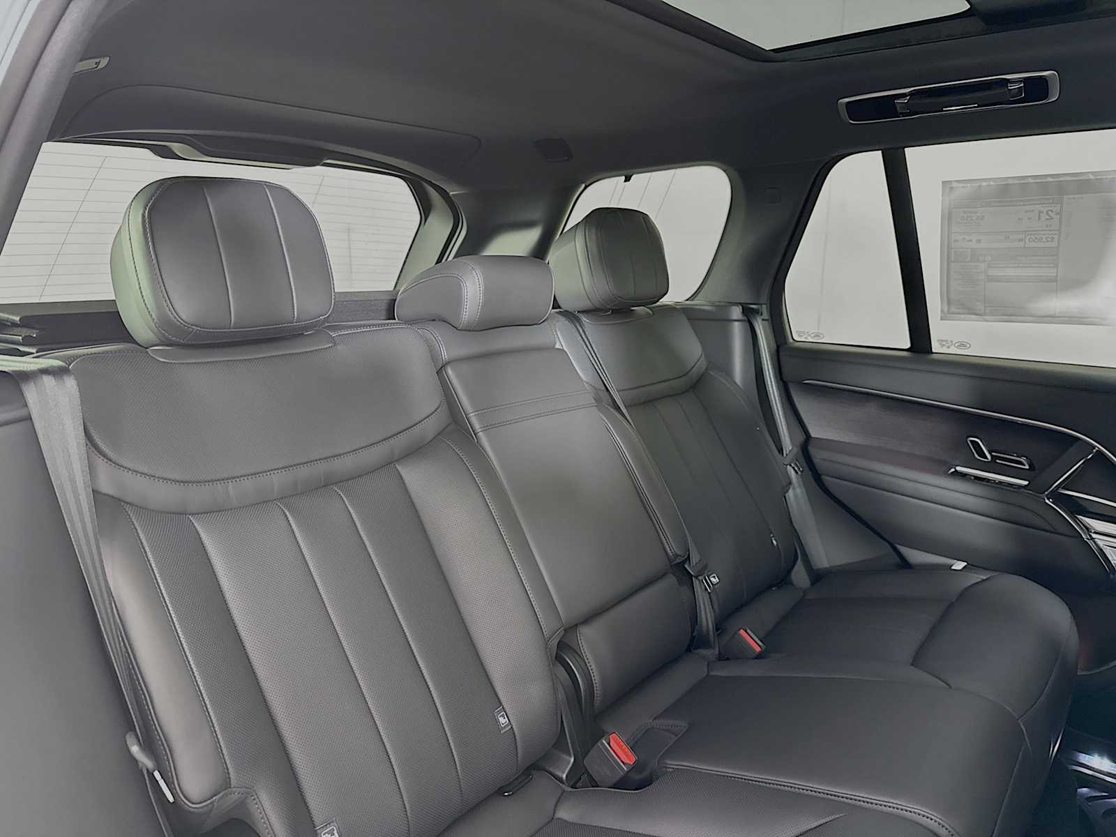 2026 Land Rover Range Rover SE - Photo 29