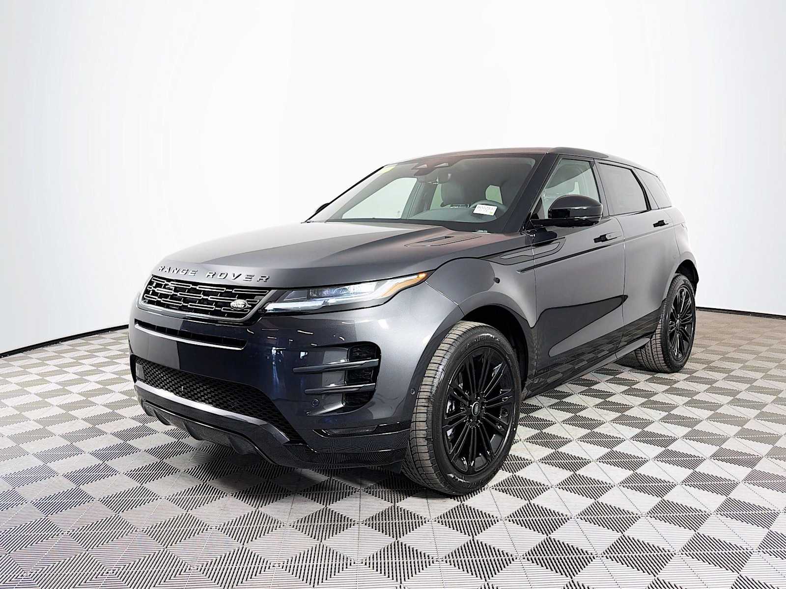 2026 Land Rover Range Rover Evoque Dynamic SE's photo