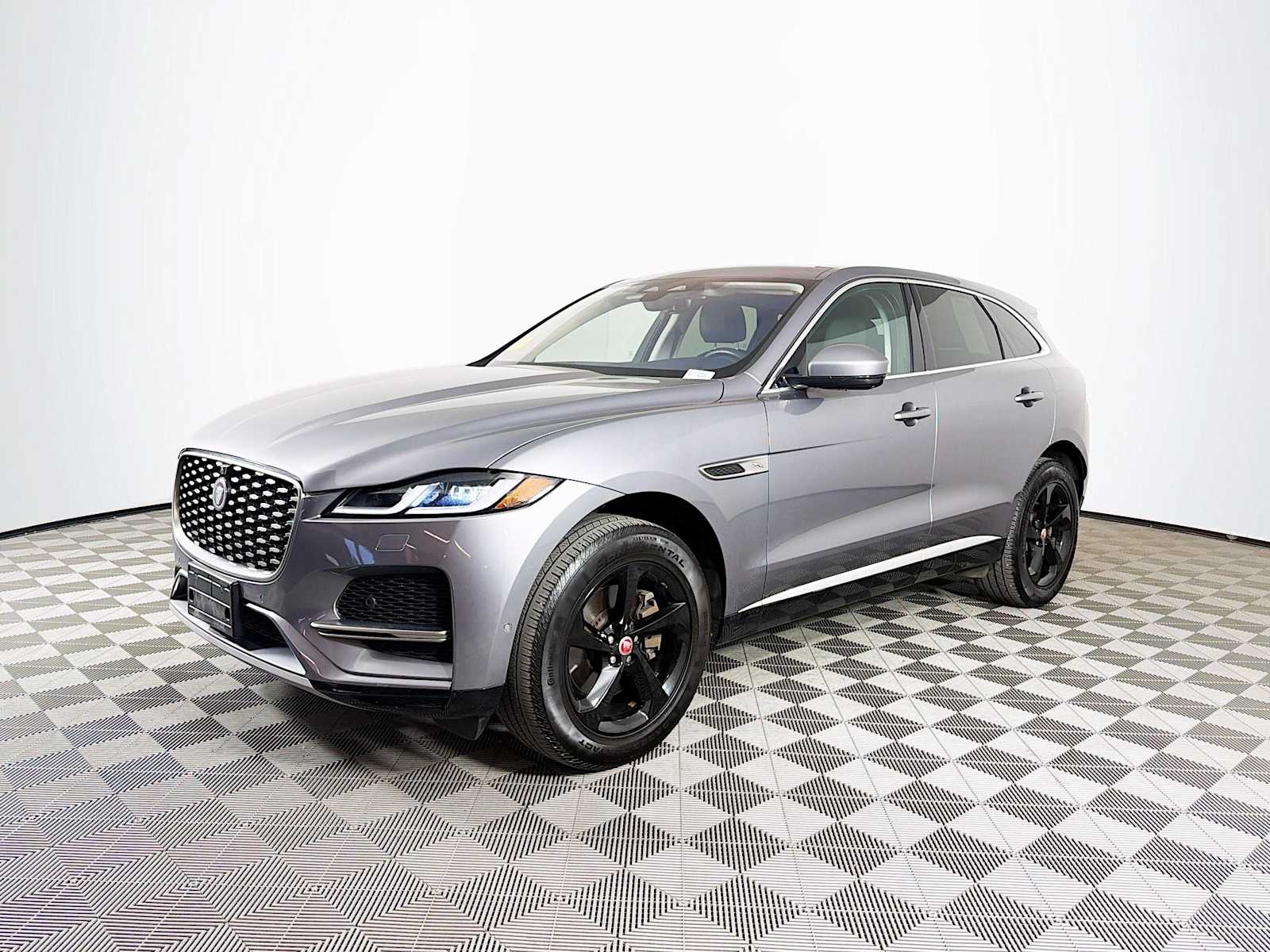 2021 Jaguar F-PACE P250's photo