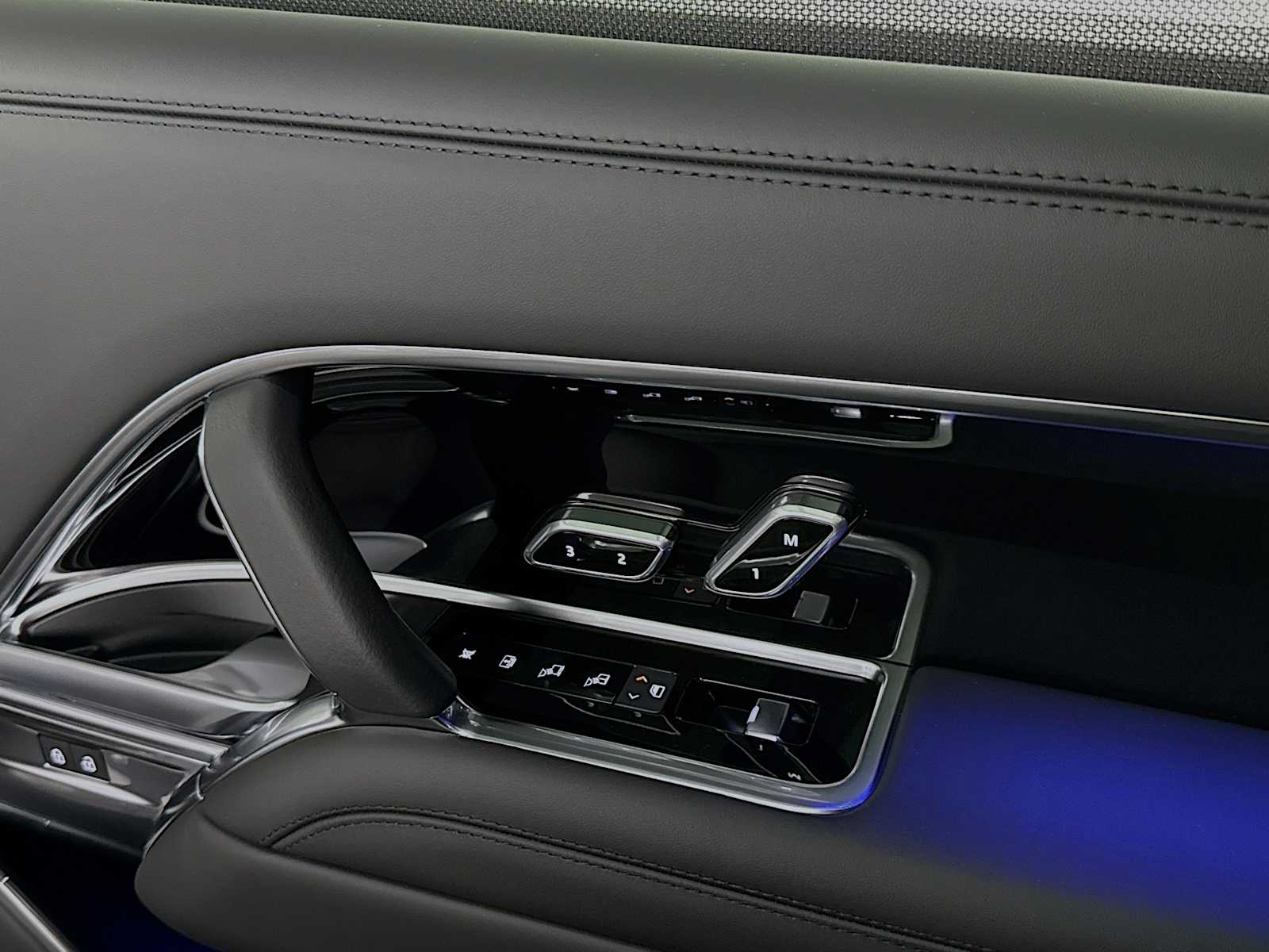 2026 Land Rover Range Rover SE - Photo 27