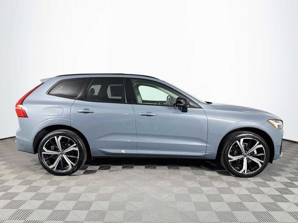 Used 2023 Volvo XC60 B5 AWD Ultimate Dark SUV