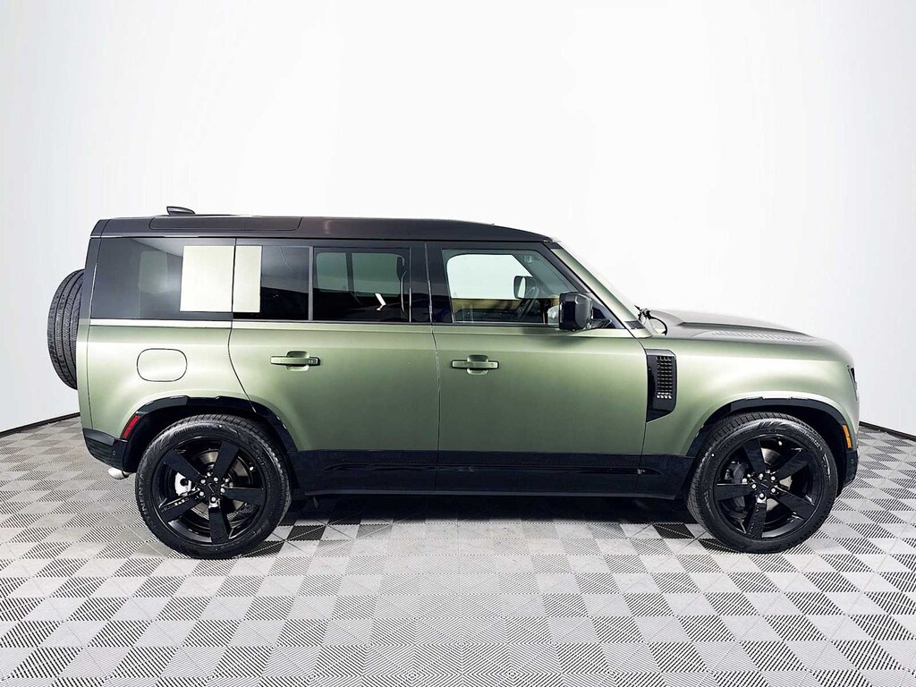 New 2026 Land Rover Defender X-Dynamic SE SUV