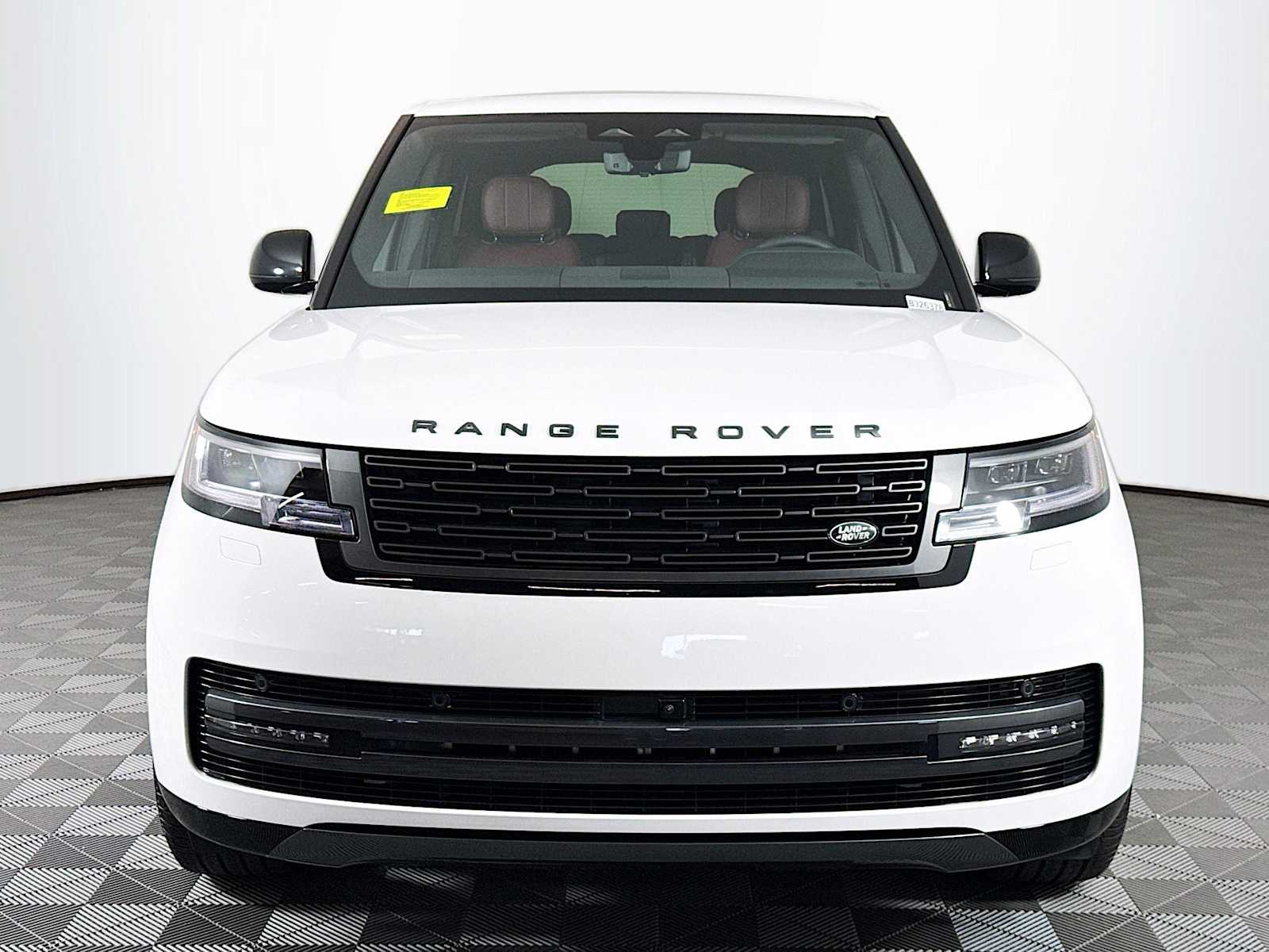 2025 Land Rover Range Rover SE photo 2