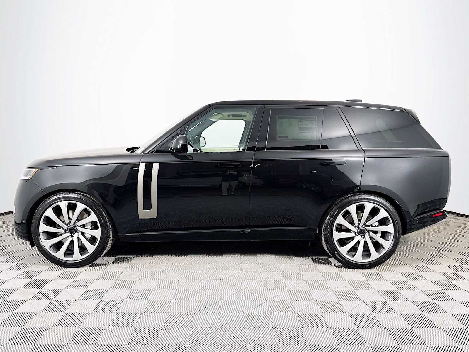 2026 Land Rover Range Rover SE - Photo 8
