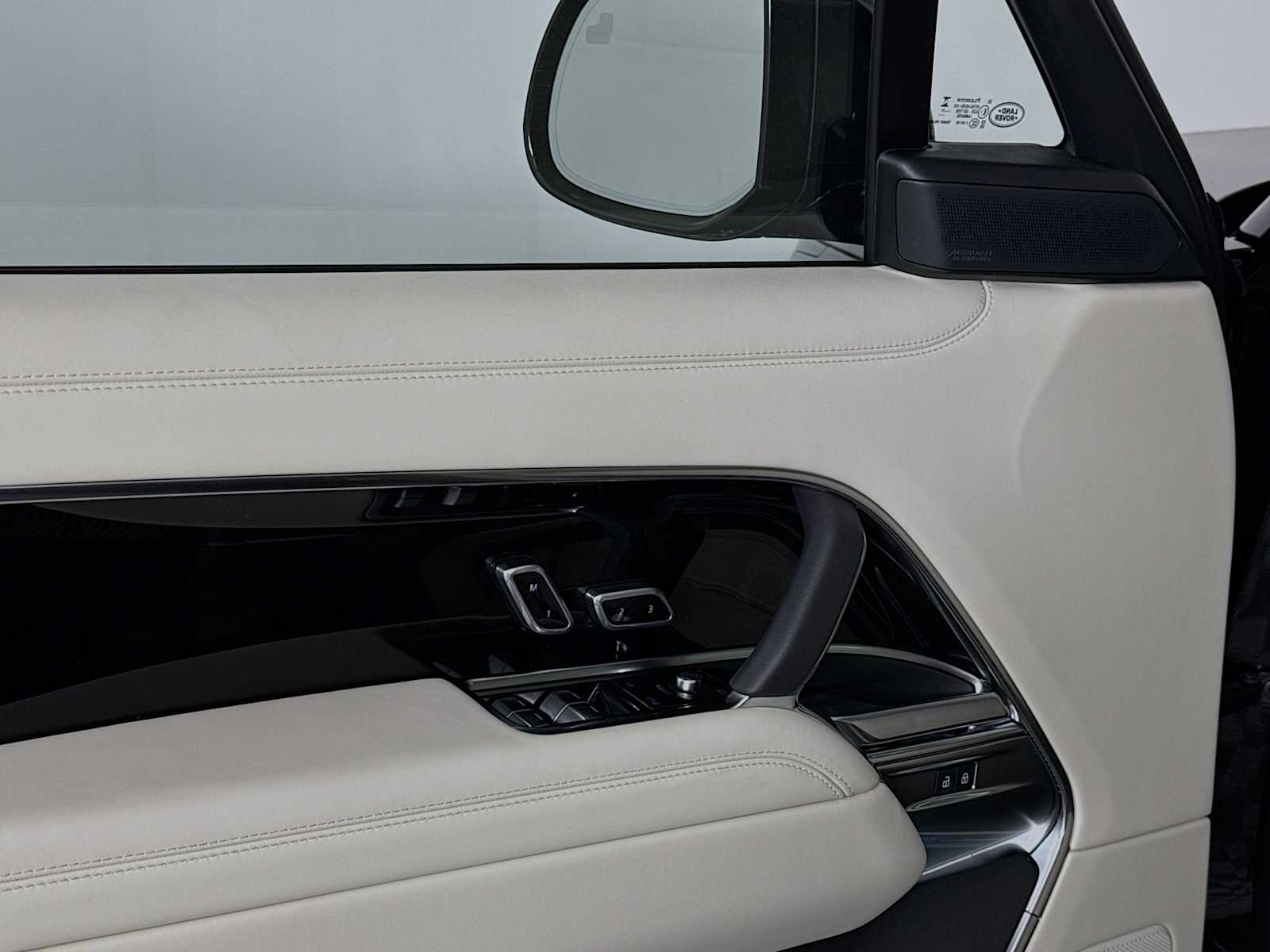 2026 Land Rover Range Rover SE - Photo 19