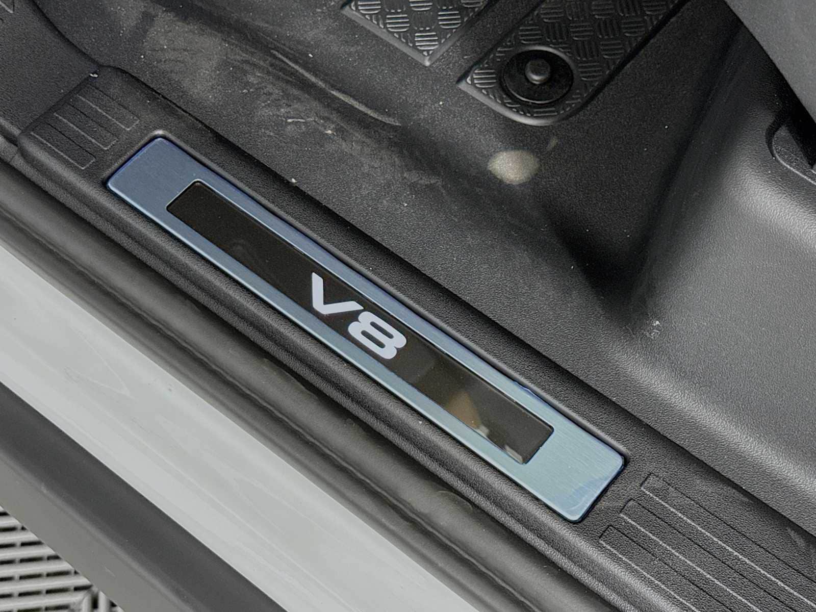2025 Land Rover Defender V8 - Photo 10
