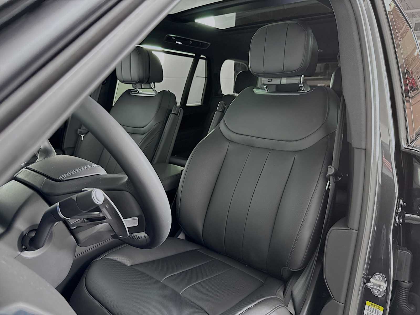 2026 Land Rover Range Rover SE - Photo 11