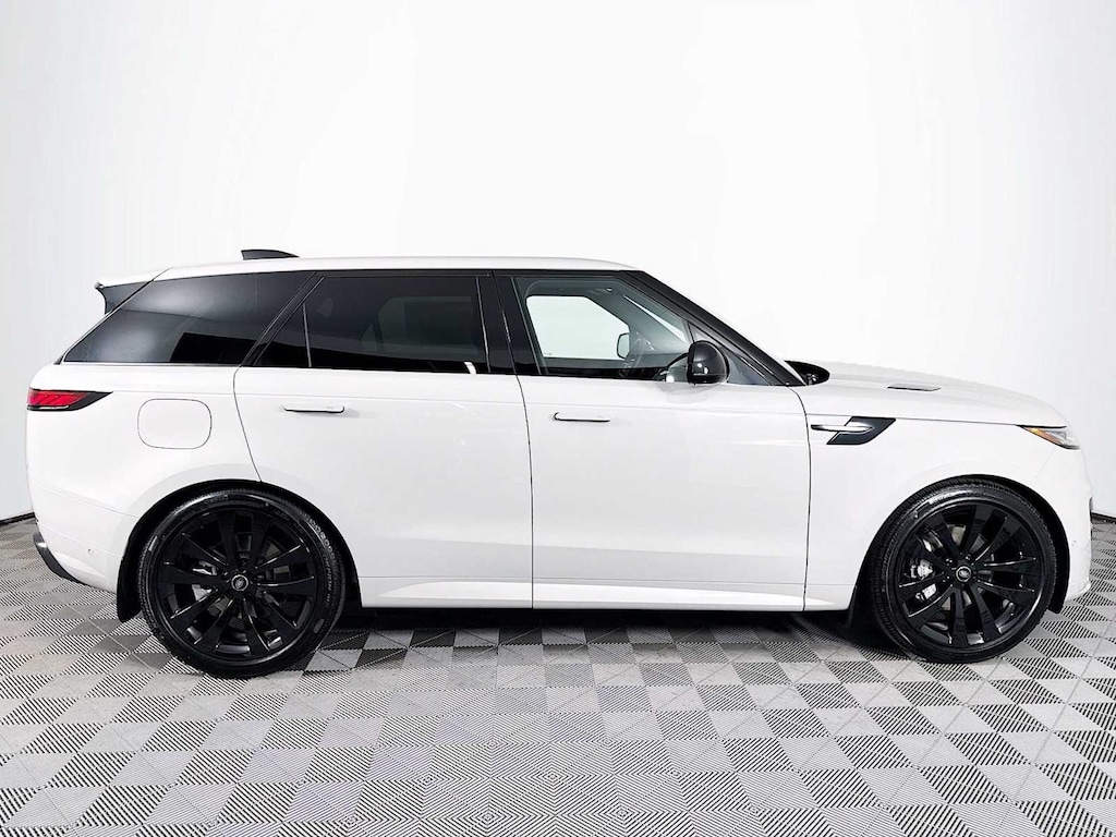 Used 2025 Land Rover Range Rover Sport P400 Dynamic SE SUV