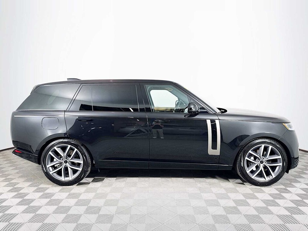 New 2026 Land Rover Range Rover SE 7 Seats SUV