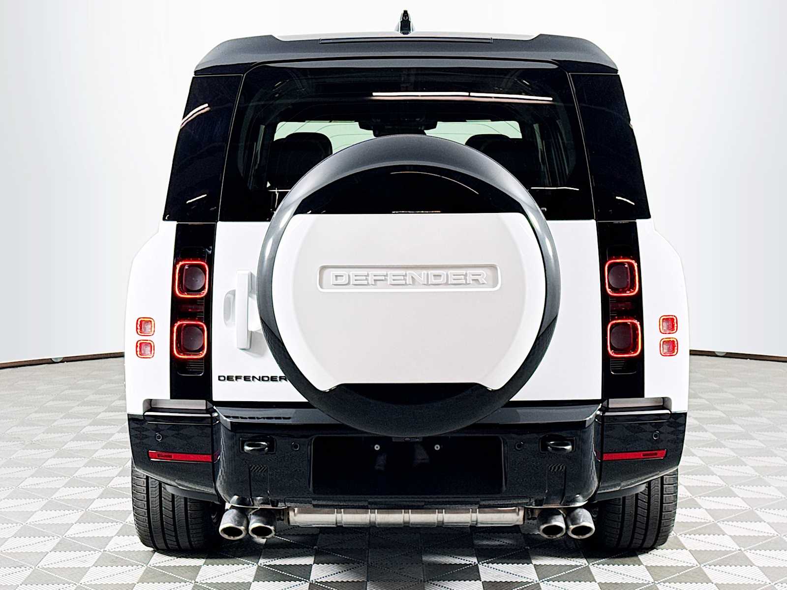 2025 Land Rover Defender V8 - Photo 6