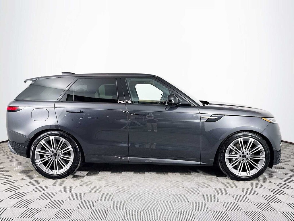 New 2026 Land Rover Range Rover Sport Dynamic SE SUV