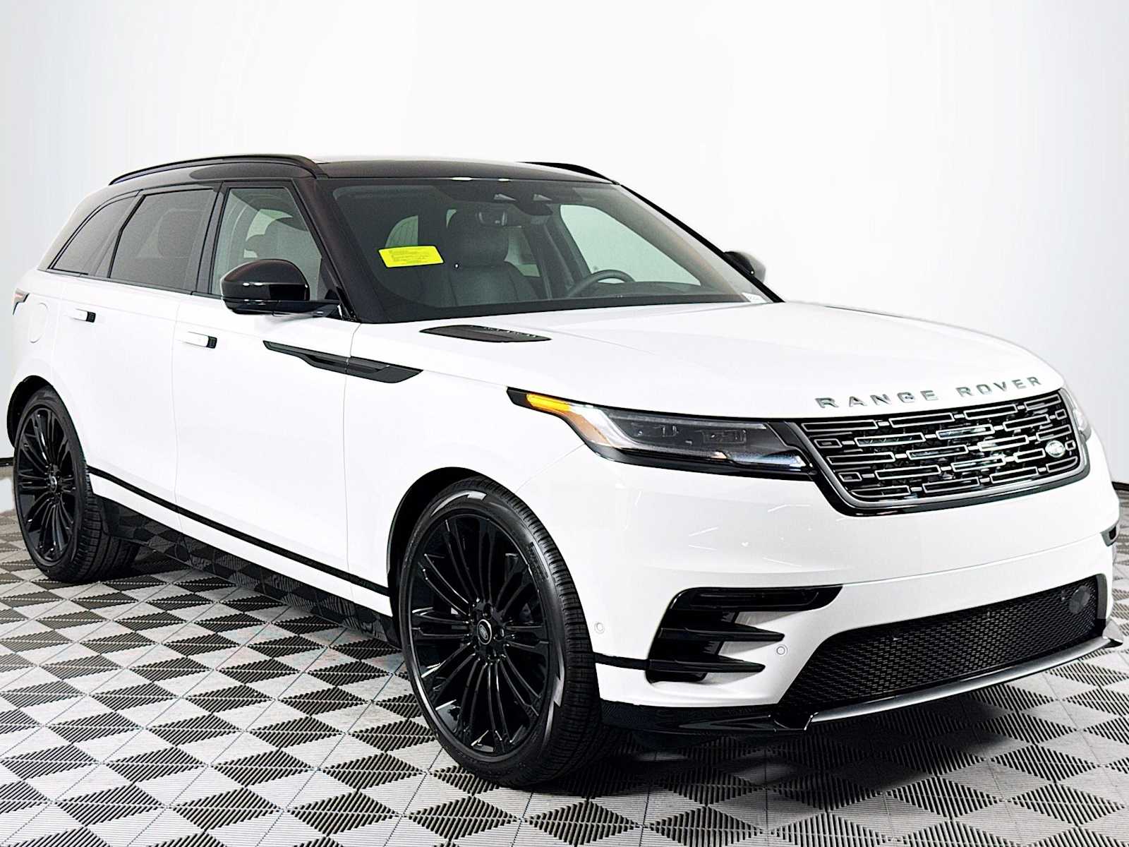 2026 Land Rover Range Rover Velar SE photo 3
