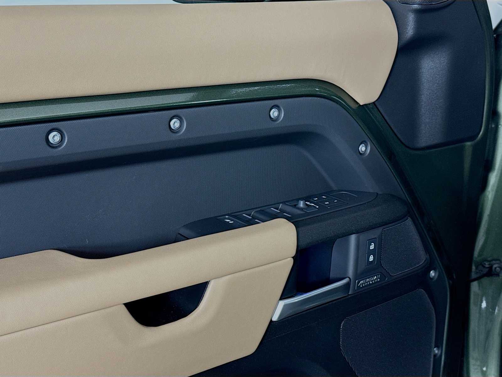 2026 Land Rover Defender X - Photo 17
