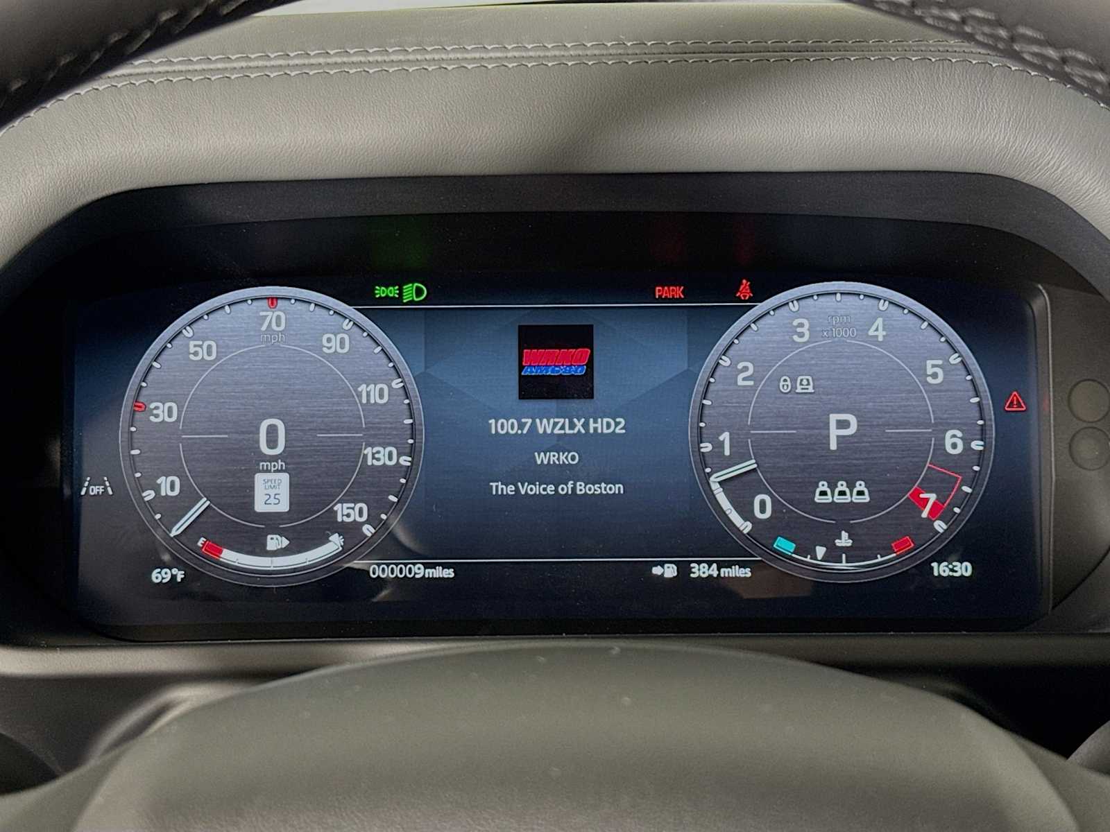 2026 Land Rover Defender X-Dynamic SE - Photo 12
