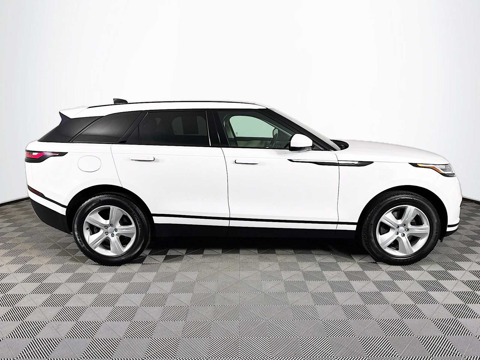 2023 Land Rover Range Rover Velar S photo 4