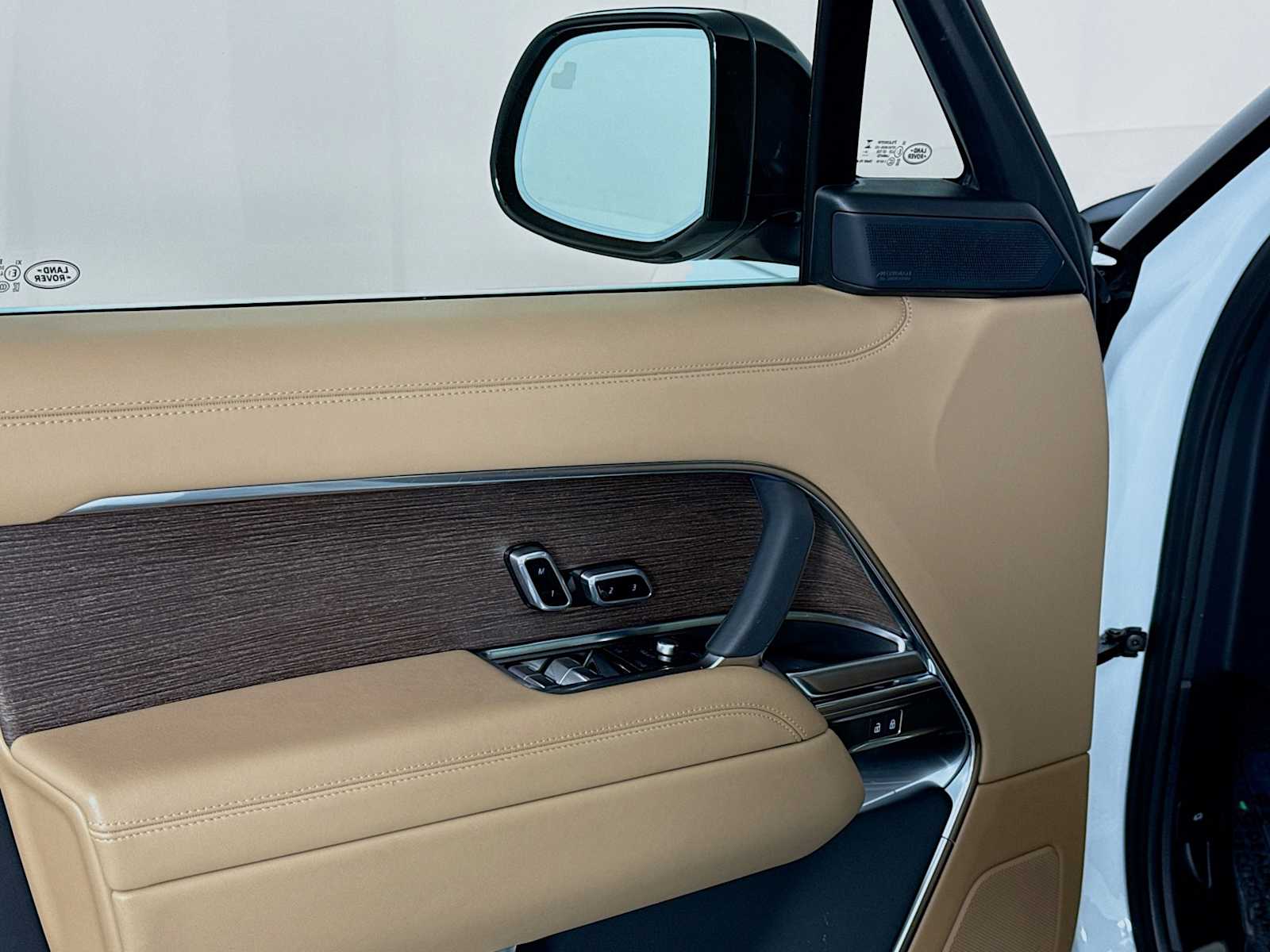 2025 Land Rover Range Rover SE - Photo 29