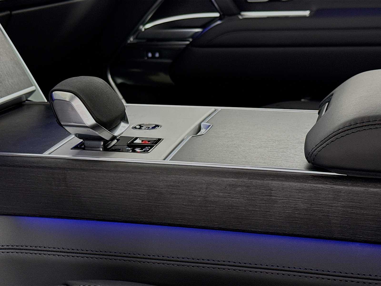 2026 Land Rover Range Rover SE - Photo 10