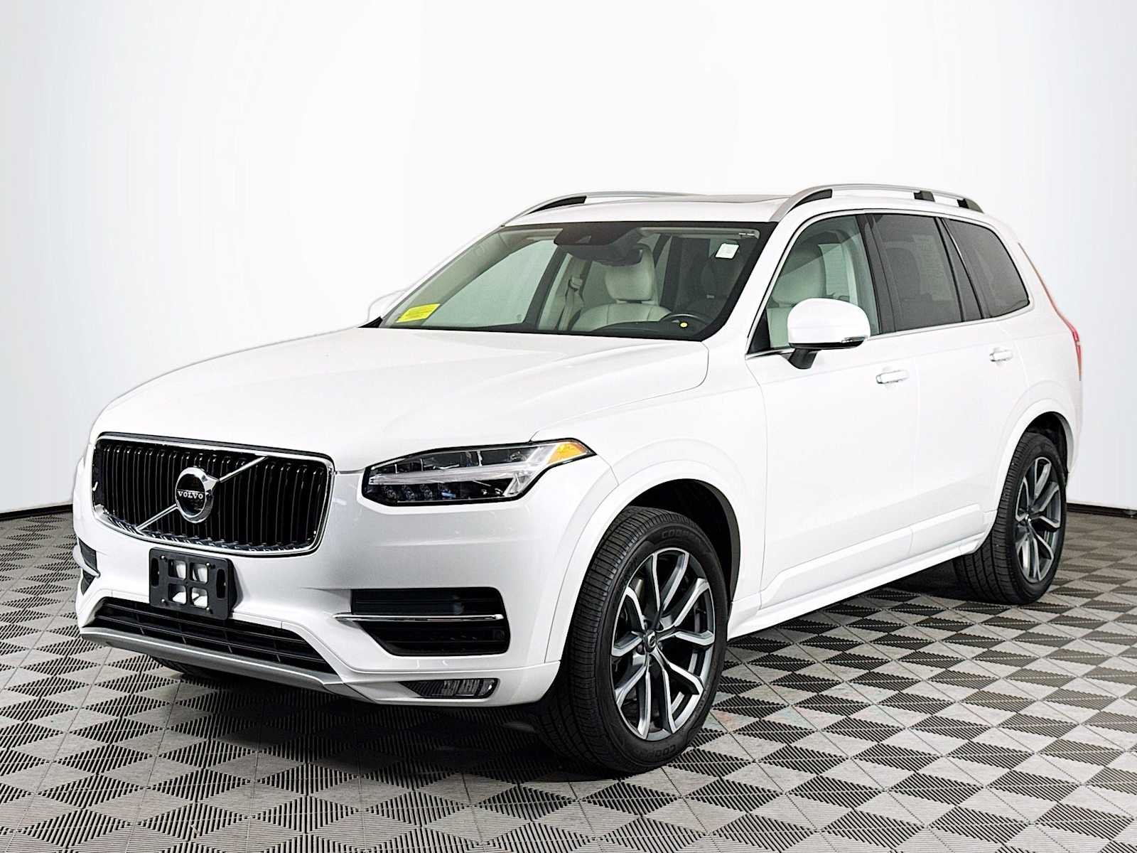 2019 Volvo XC90 T5 Momentum AWD's photo