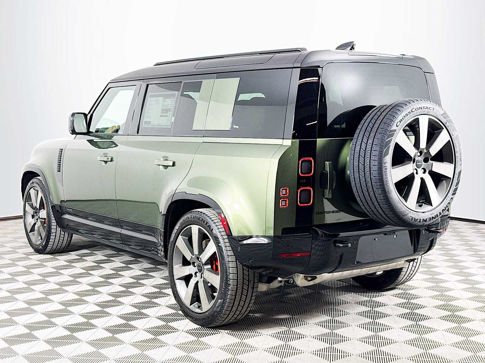 2026 Land Rover Defender X - Photo 7