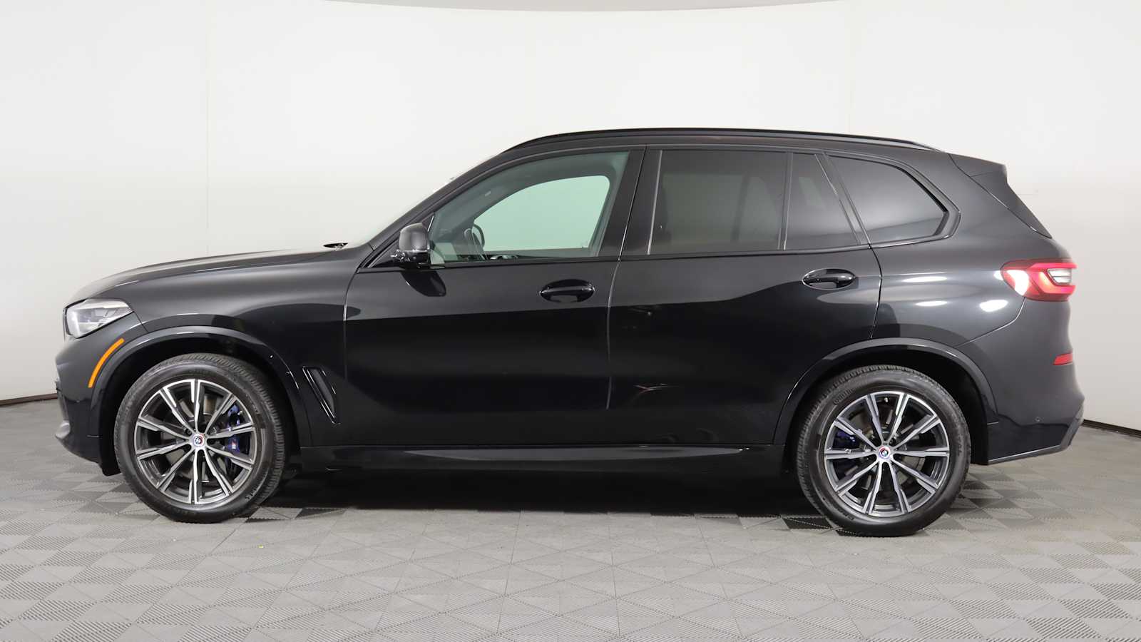 2023 Bmw X5 M50i photo 3