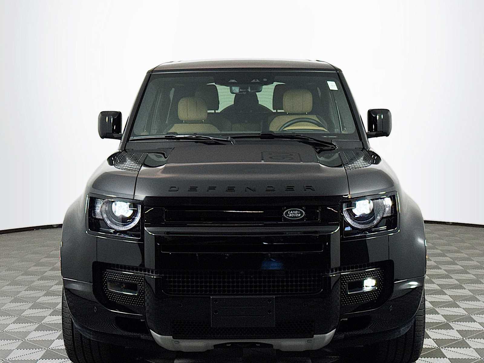 2025 Land Rover Defender V8 photo 2