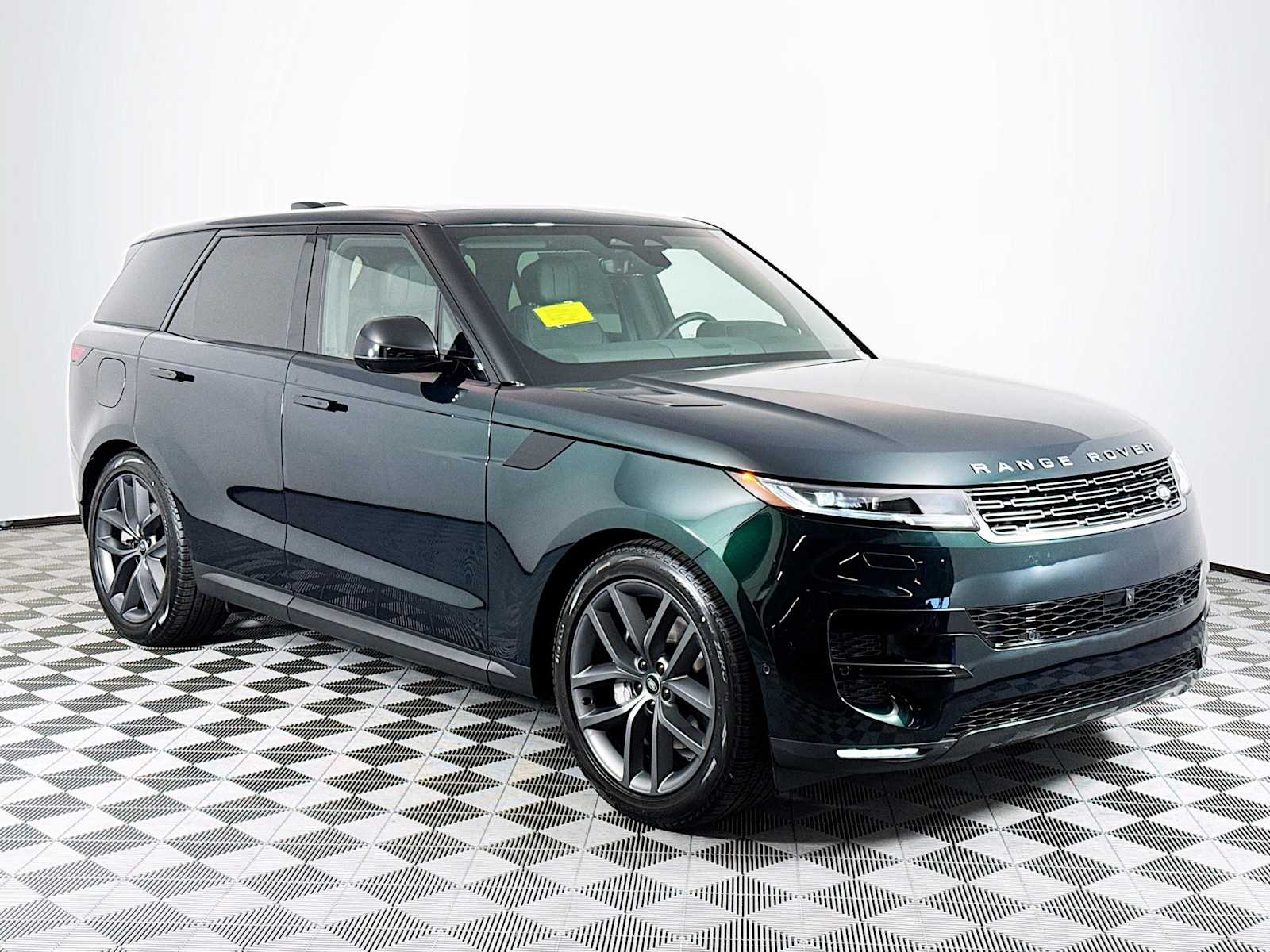 2025 Land Rover Range Rover Sport SE photo 3