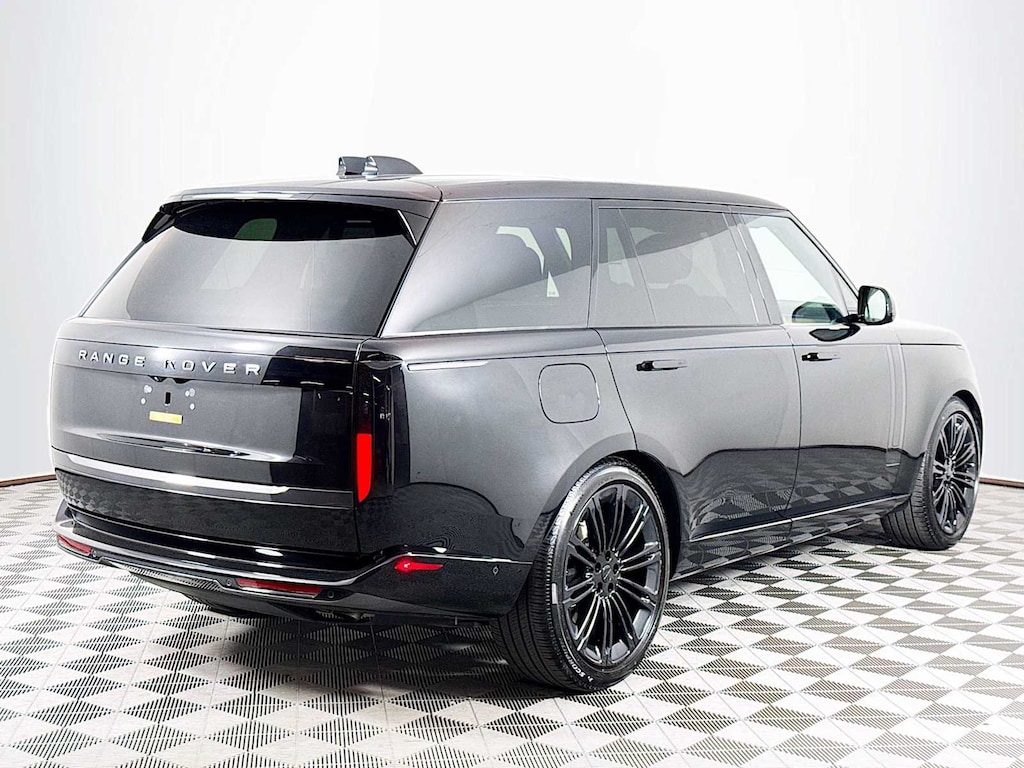 Certified 2026 Land Rover Range Rover P530 SE 7 Seat SUV