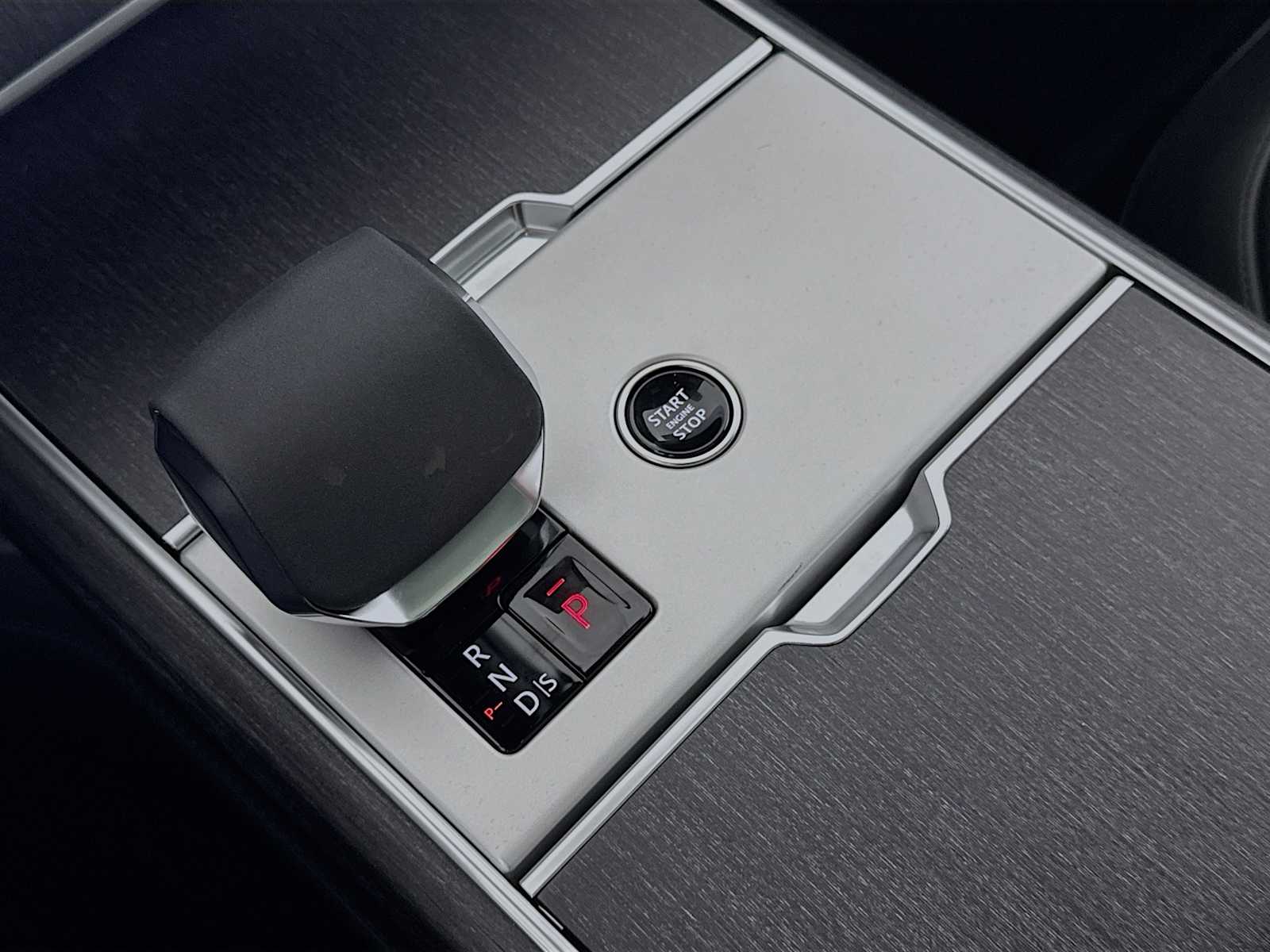 2025 Land Rover Range Rover SE - Photo 15