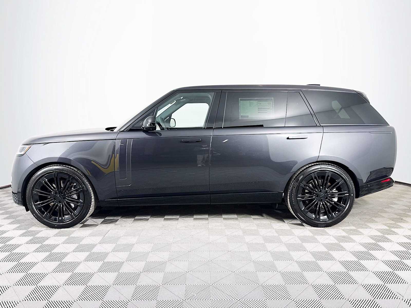 2026 Land Rover Range Rover SE - Photo 8