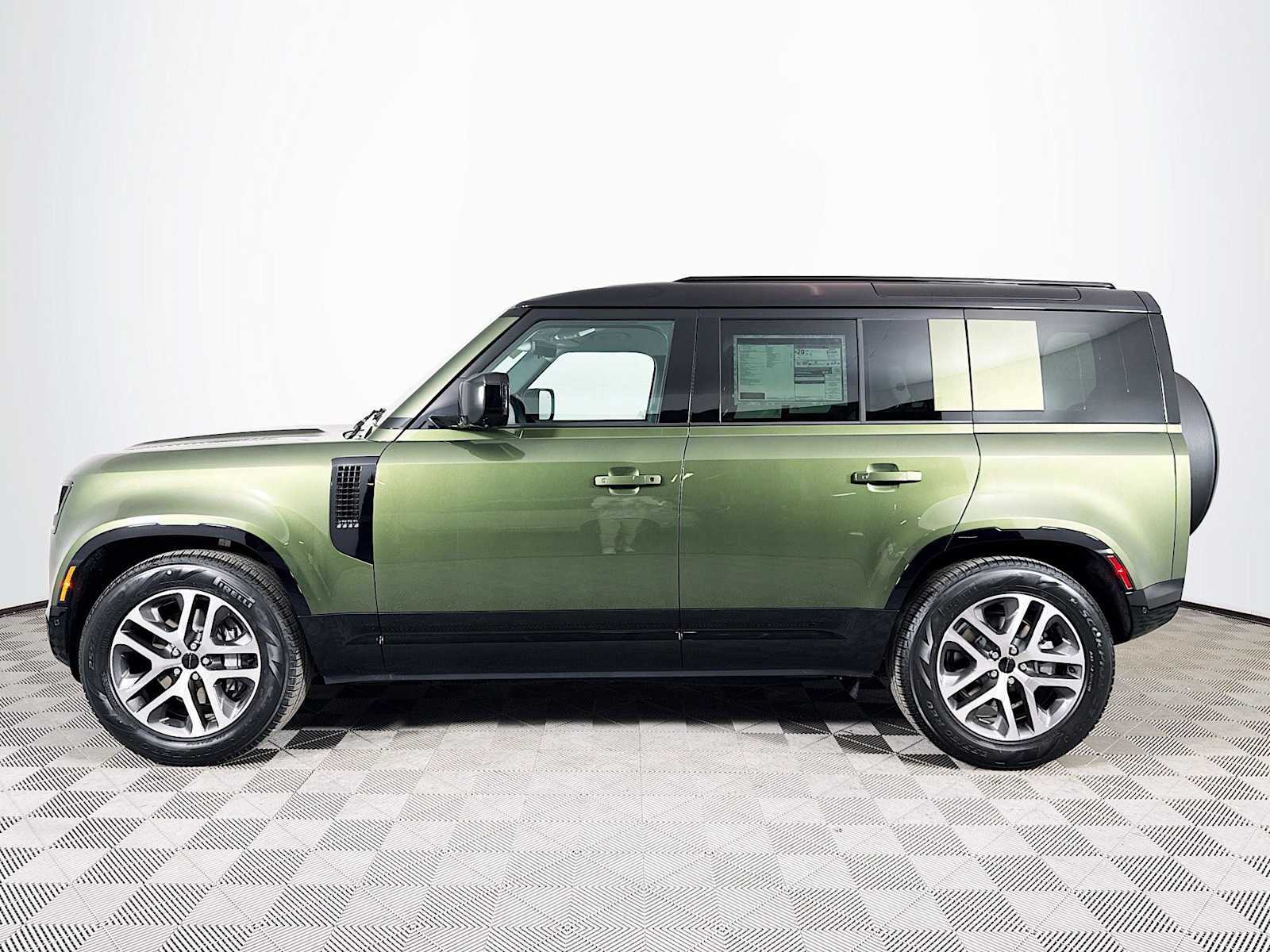 2026 Land Rover Defender X-Dynamic SE - Photo 8