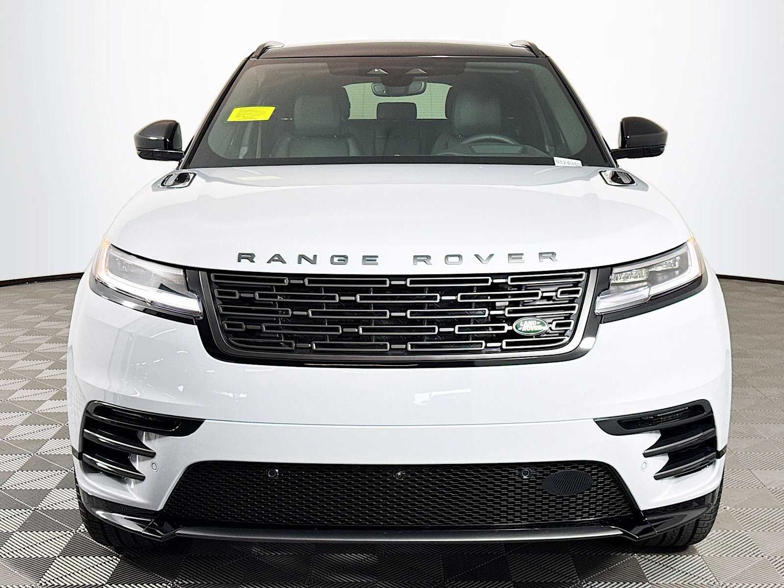 2026 Land Rover Range Rover Velar SE photo 2