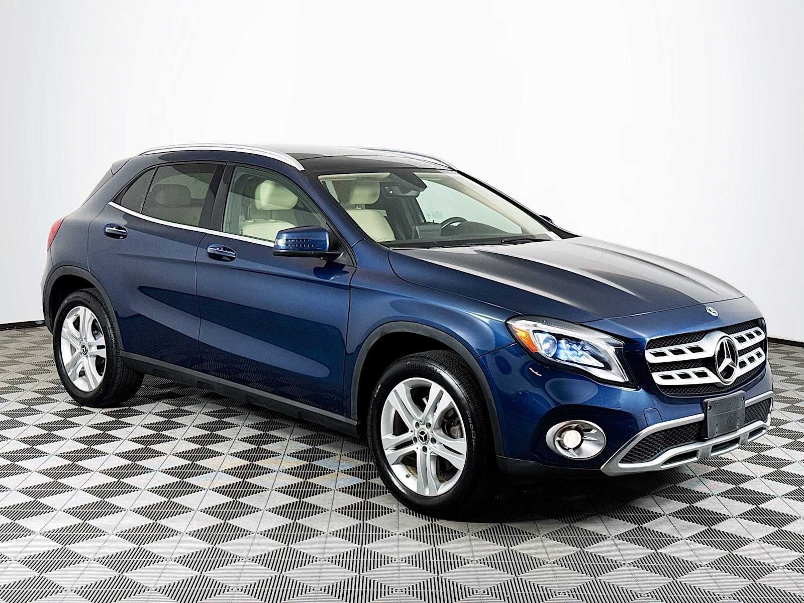 2019 Mercedes Benz GLA 250 4MATIC photo 3