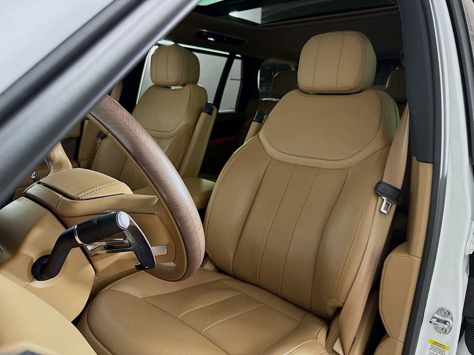 2025 Land Rover Range Rover SE - Photo 13