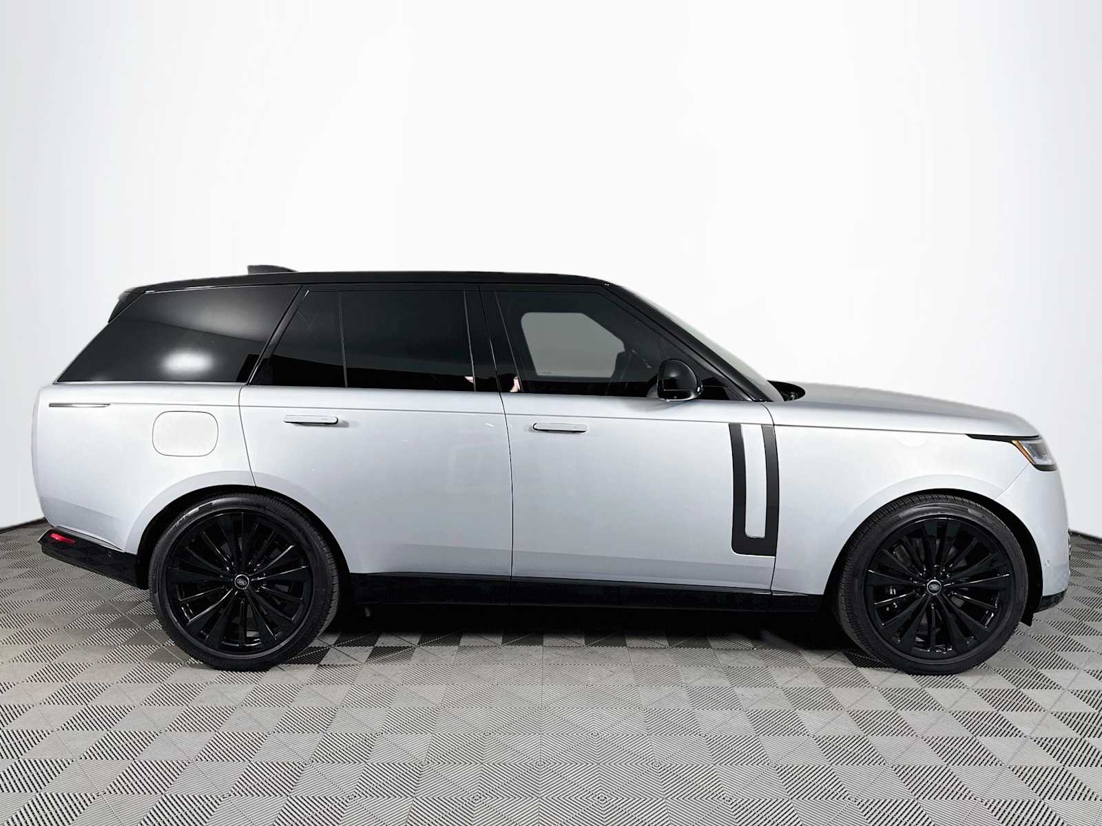 Certified 2025 Land Rover Range Rover P530 SE SUV