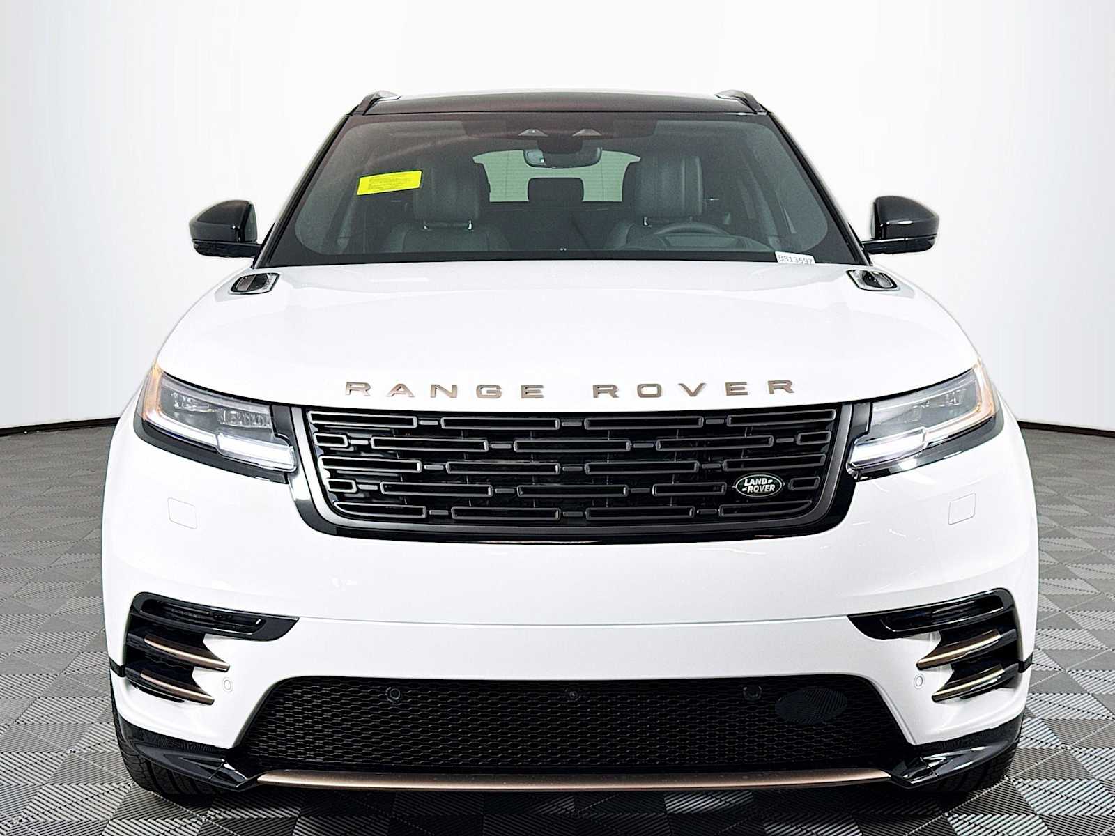 2026 Land Rover Range Rover Velar P400 Autobiography photo 2