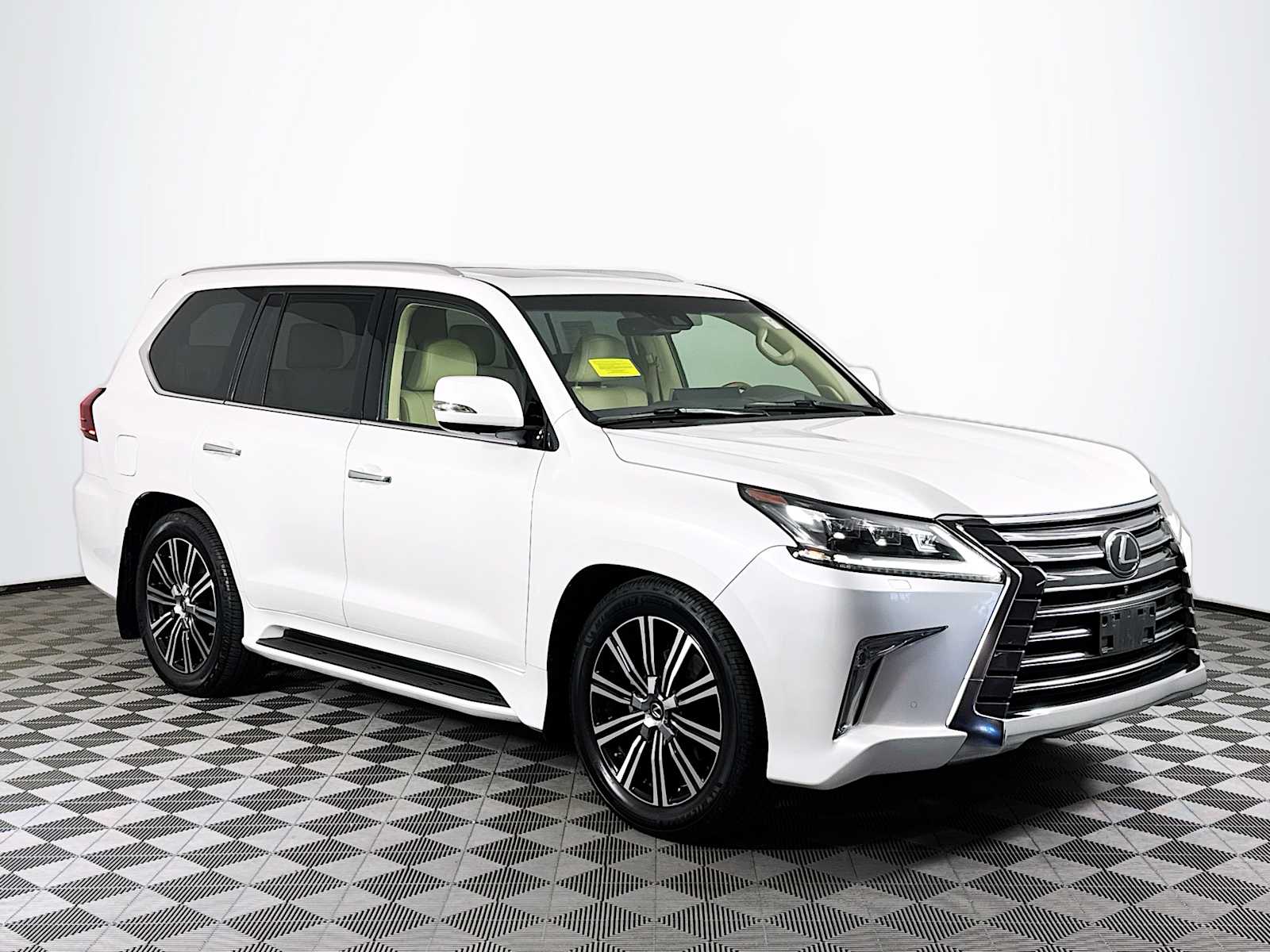 2020 Lexus LX 570 Three-Row photo 3