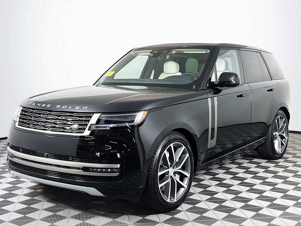 New 2025 Land Rover Range Rover SE SUV
