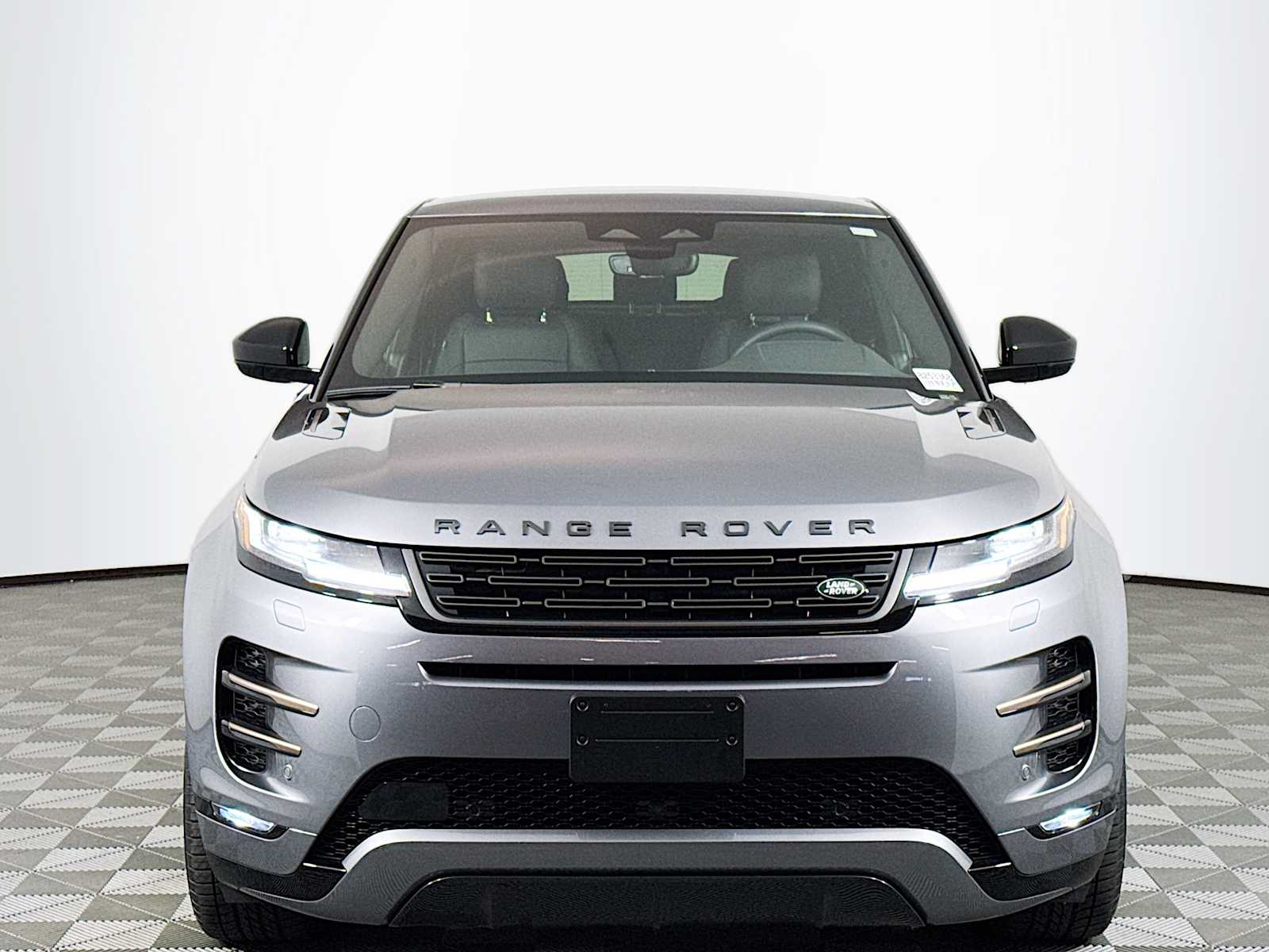 2024 Land Rover Range Rover Evoque Dynamic SE photo 2