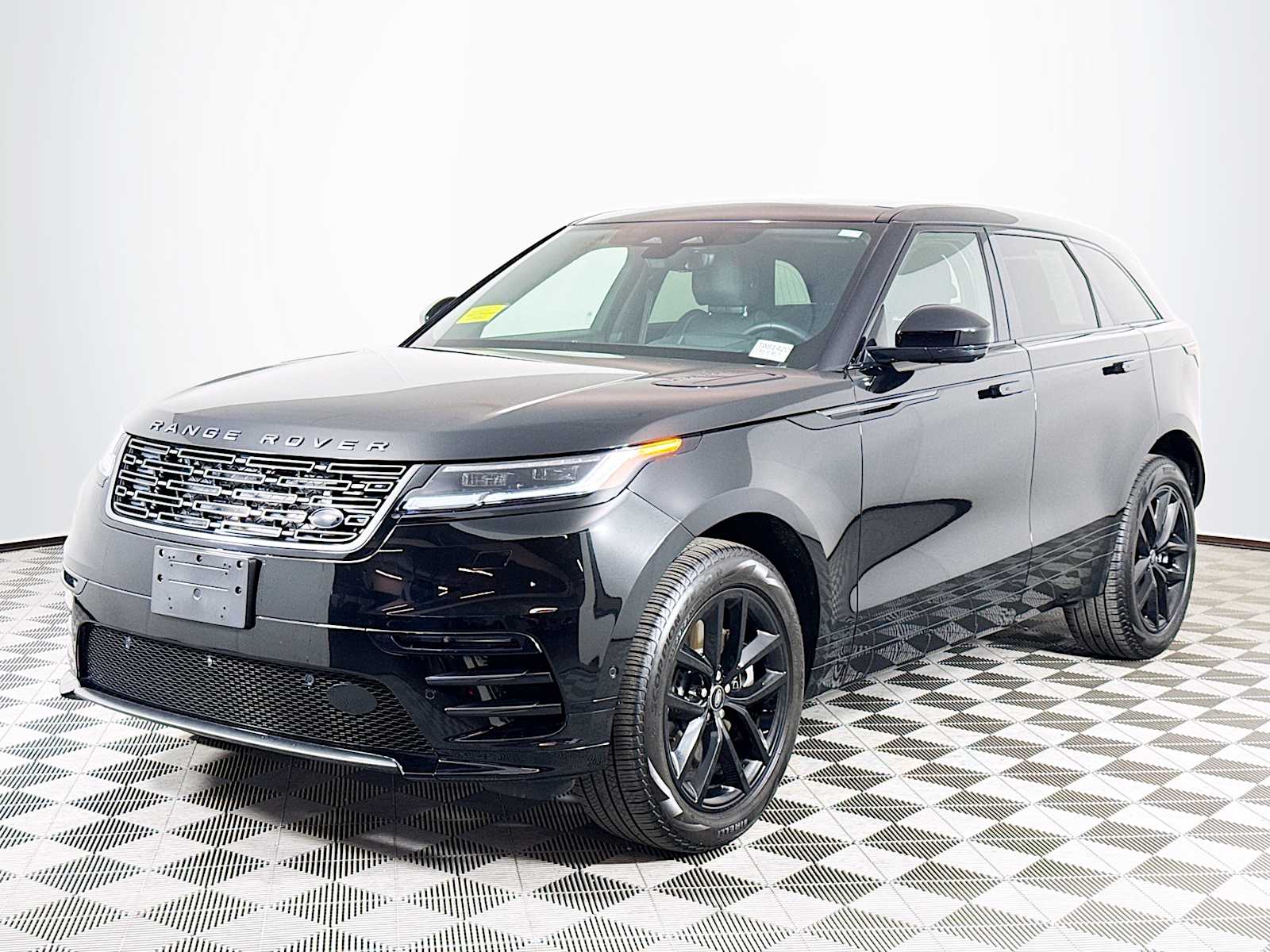 2026 Land Rover Range Rover Velar P250 Dynamic SE's photo