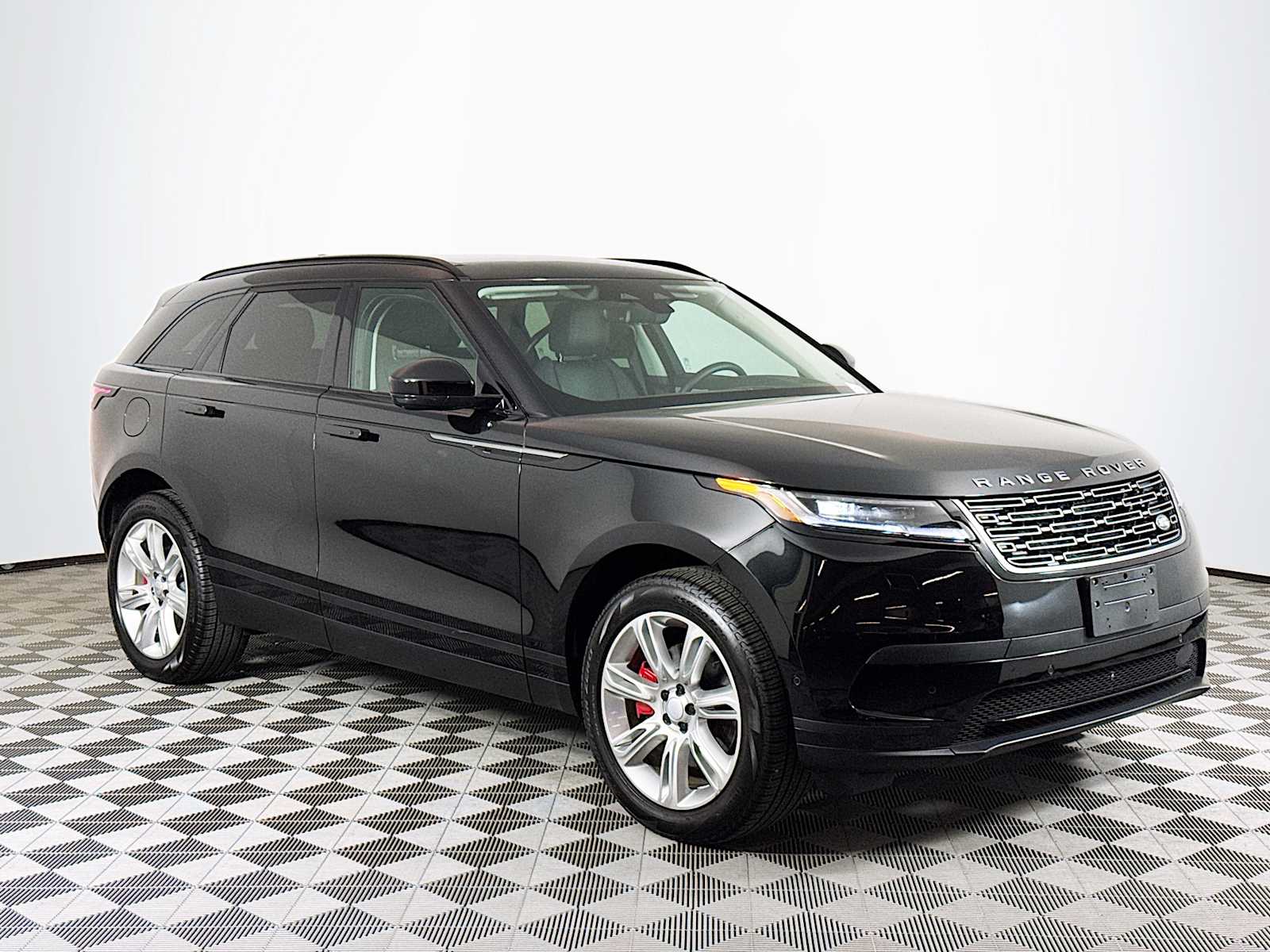 2025 Land Rover Range Rover Velar P250 S photo 3