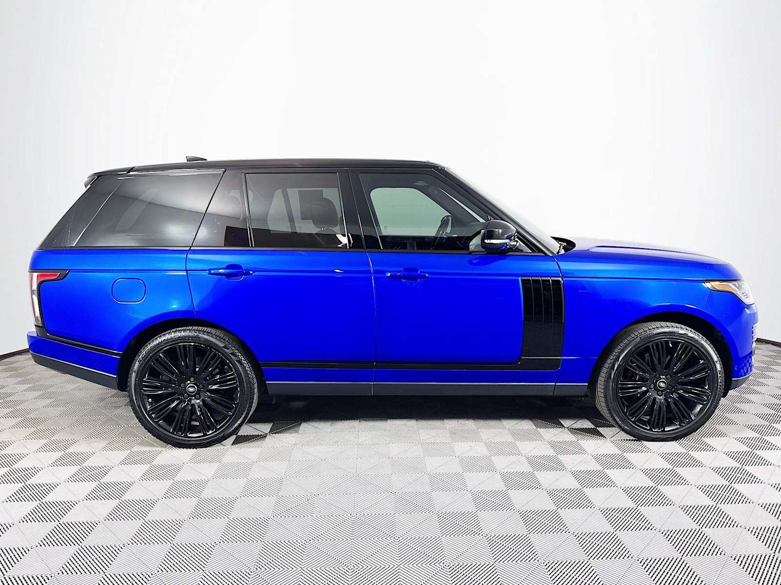 2021 Land Rover Range Rover P525 HSE HSE Westminster Edition photo 3