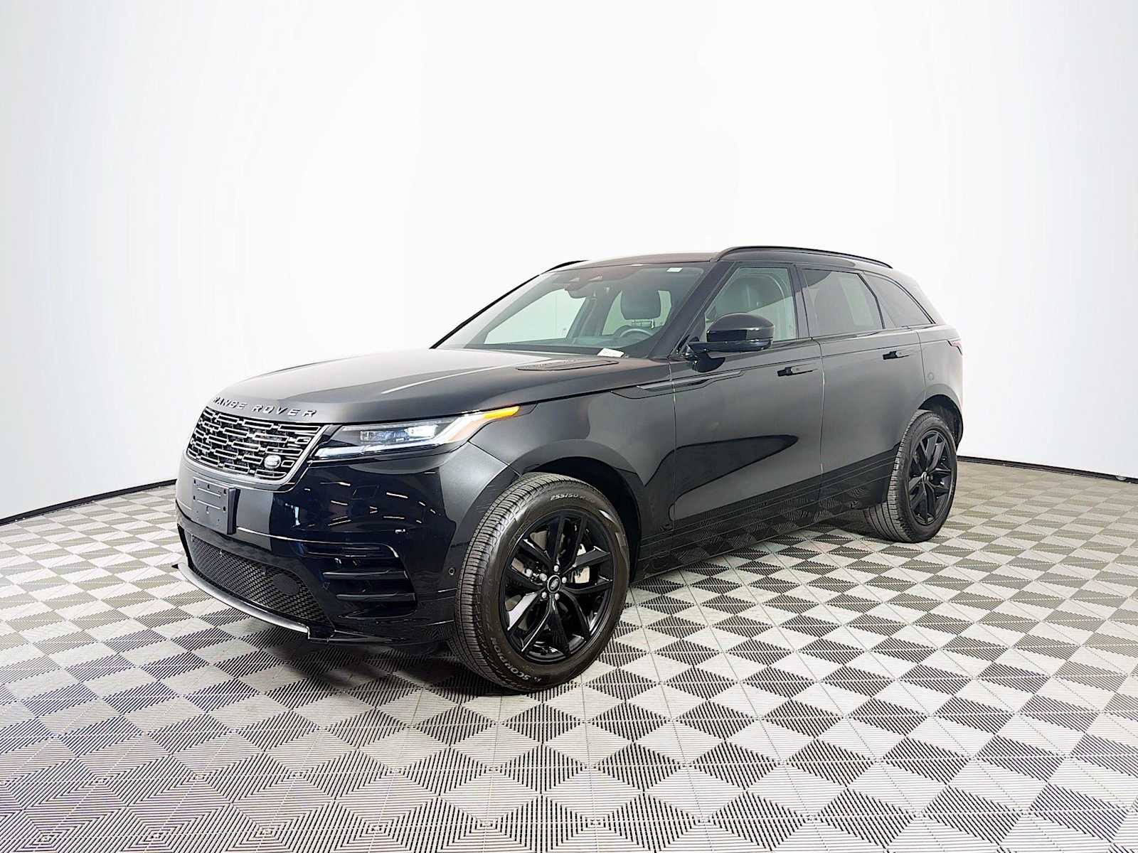 2026 Land Rover Range Rover Velar P250 Dynamic SE's photo