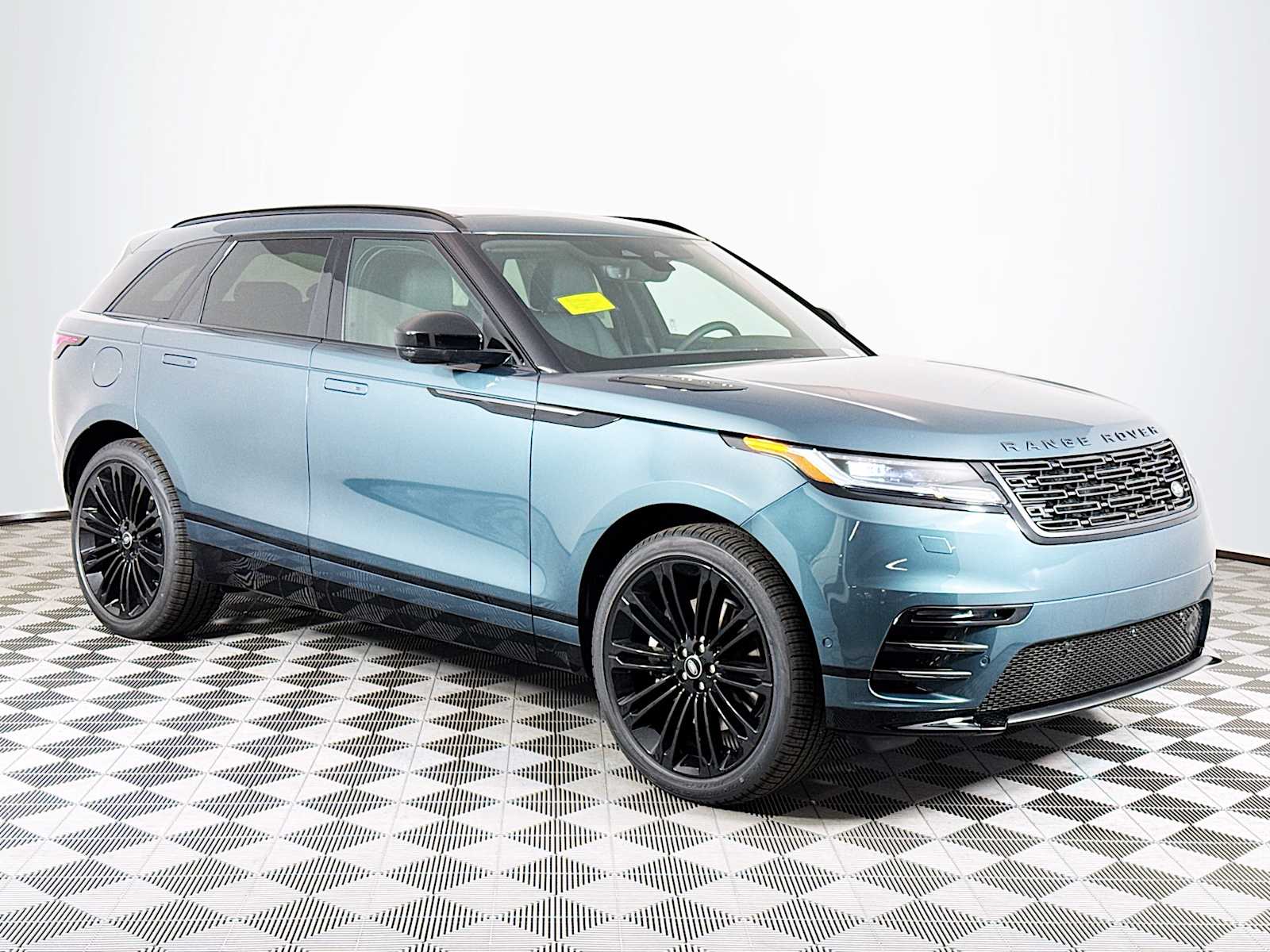 2026 Land Rover Range Rover Velar SE photo 2